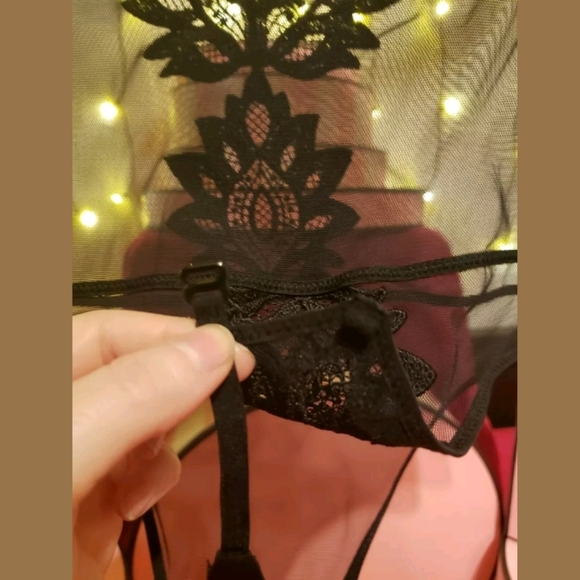 Victoria Secret Lace/Mesh Teddy,Easy Access Bottm - Picture 4 of 8